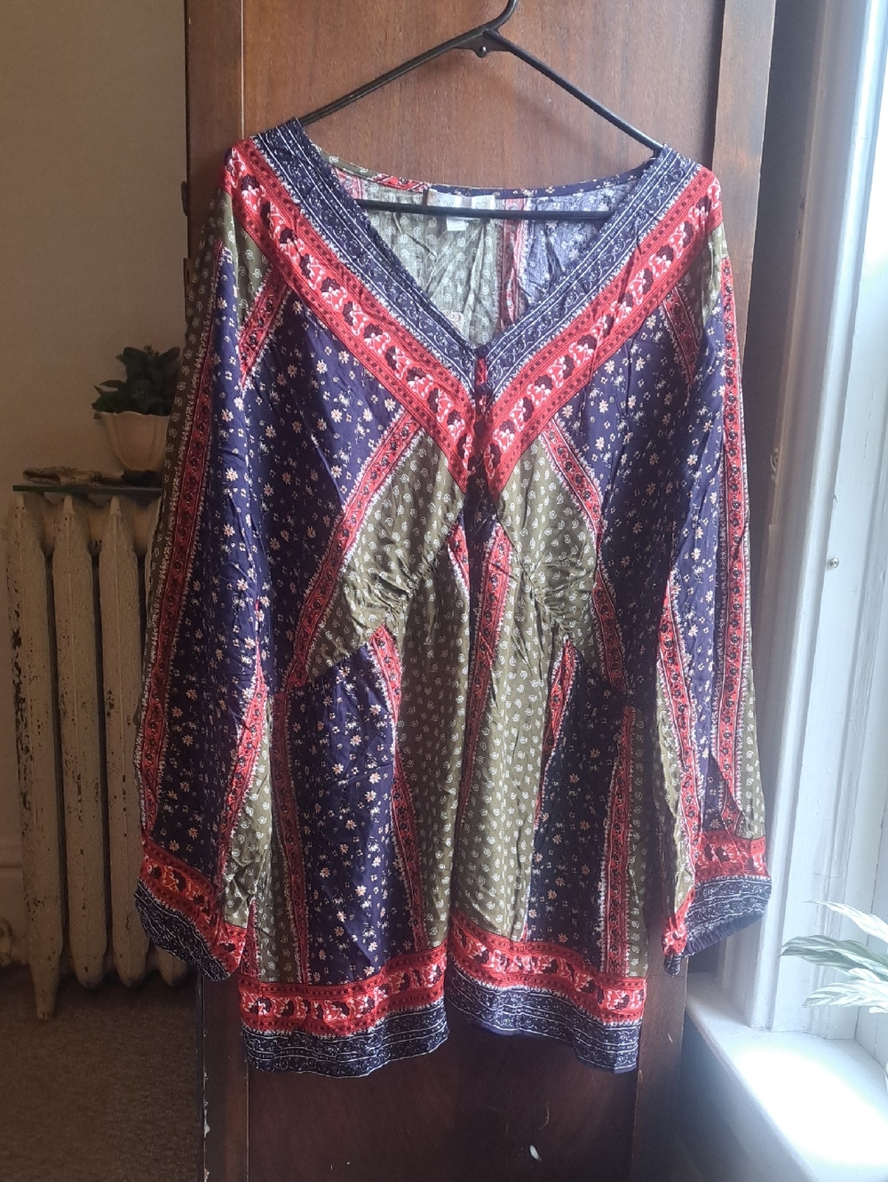 Suzanne Betro Woman's Size 3X  Olive, Navy & Red Boho V-Neck Tunic